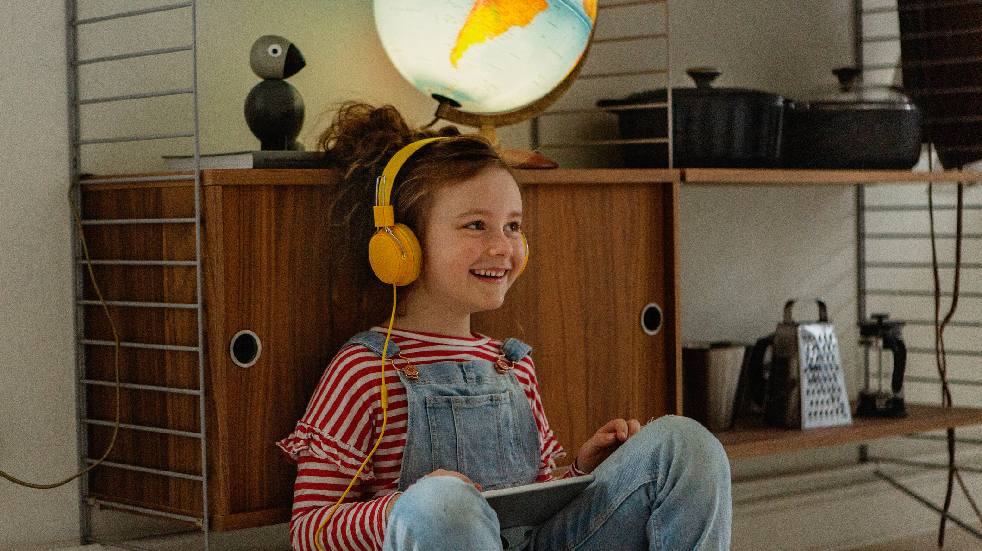 girl listening to podcast